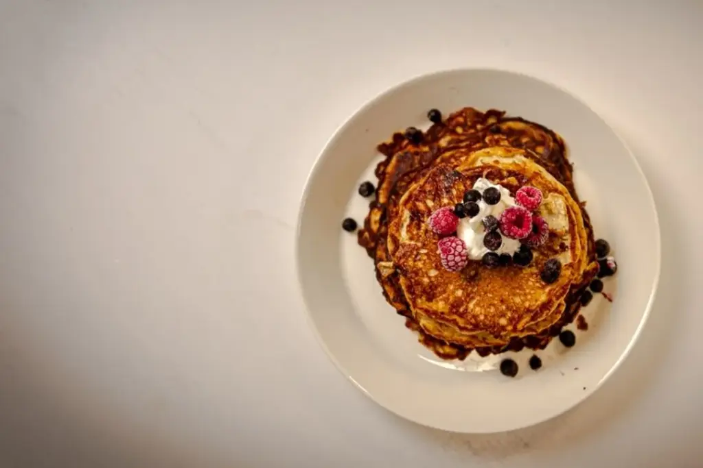 Keto pannukakut herkutteluun.